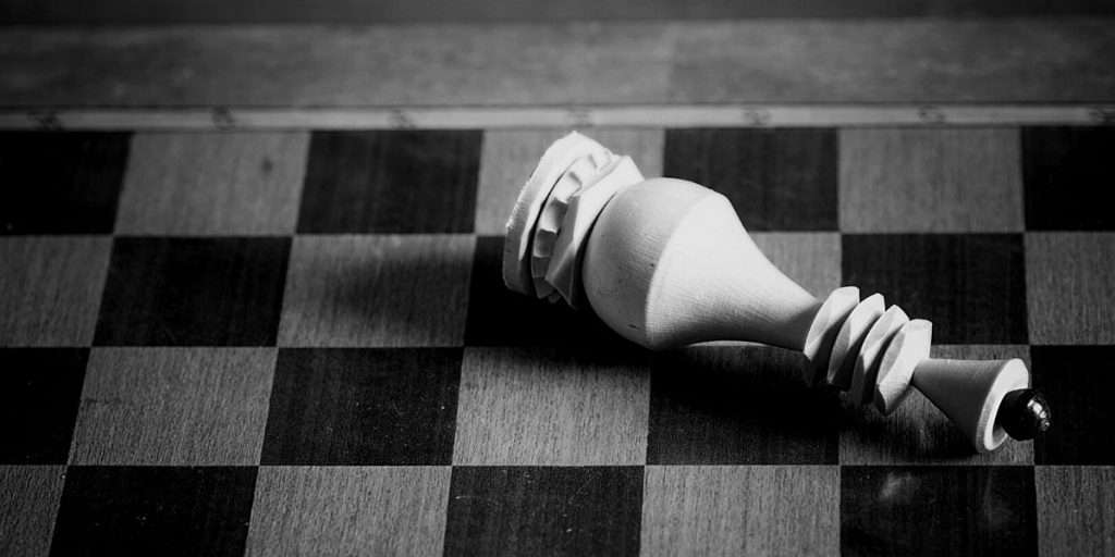 chess fallen queen
